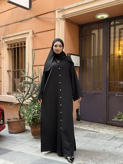 Düğmeli Yırtmaçlı Ferace Geniş Kol — ABAYACI
