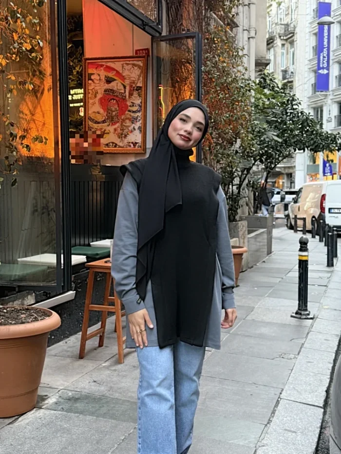 Garnili Katmanlı Triko — Gömlek Detaylı, Dik Yaka