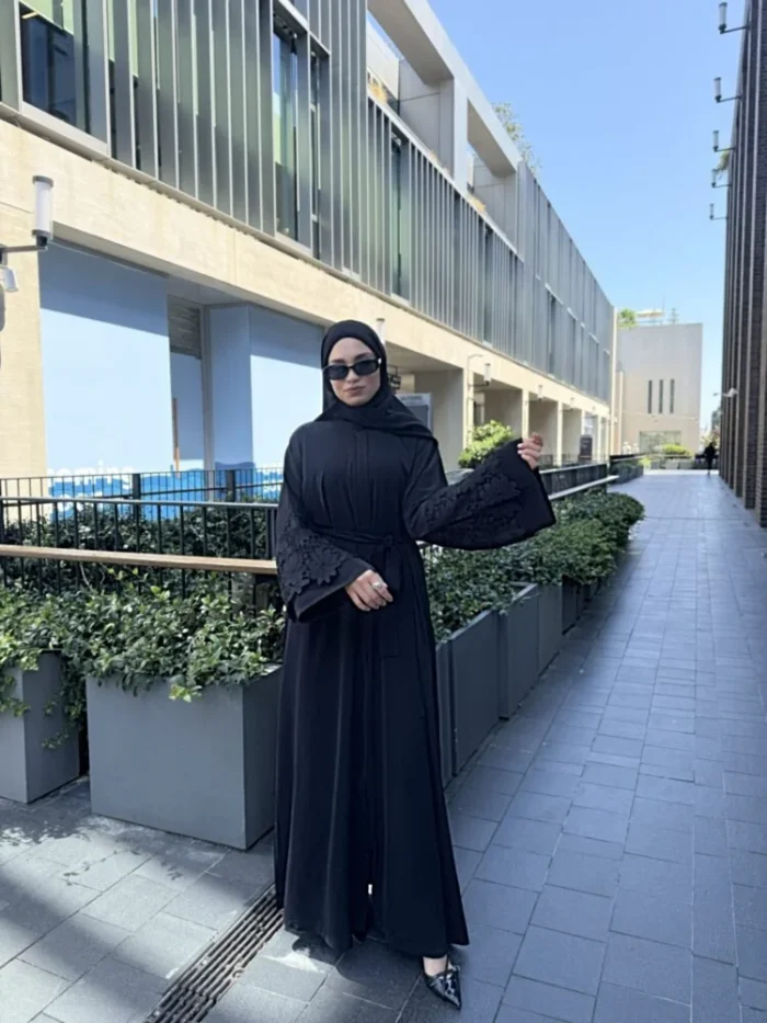 Papatya Ferace — Siyah Dantel
