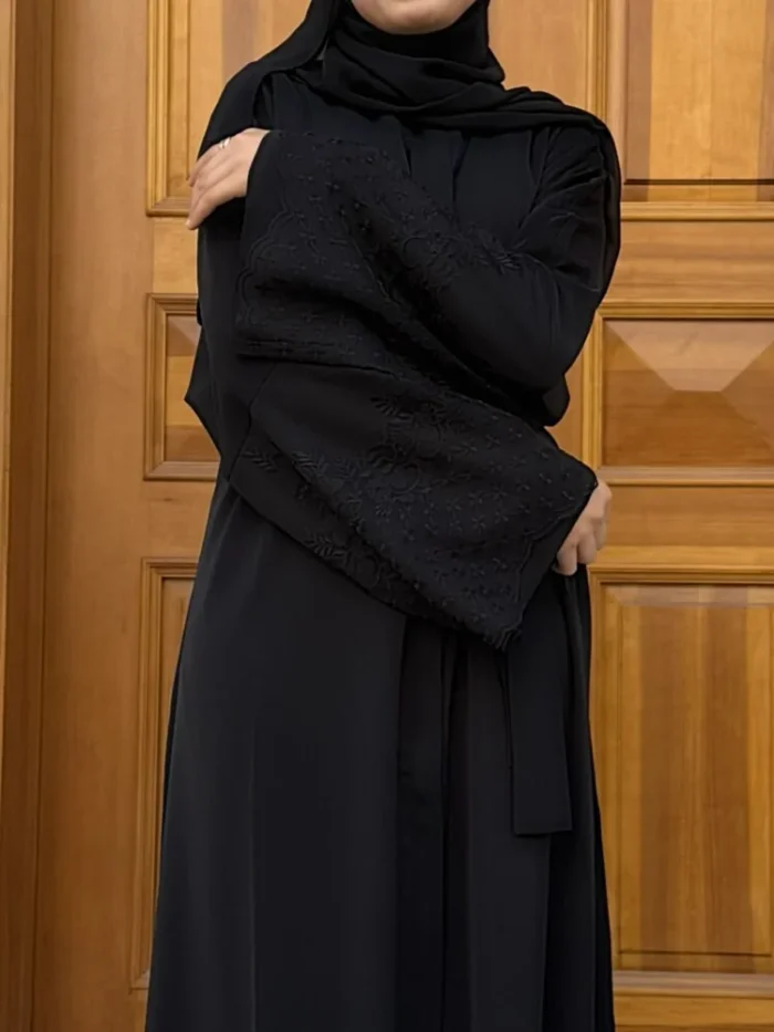 Sündüs Ferace — Siyah Dantel