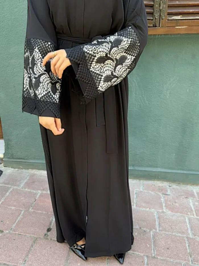 Süreyya Ferace — Beyaz Güpür