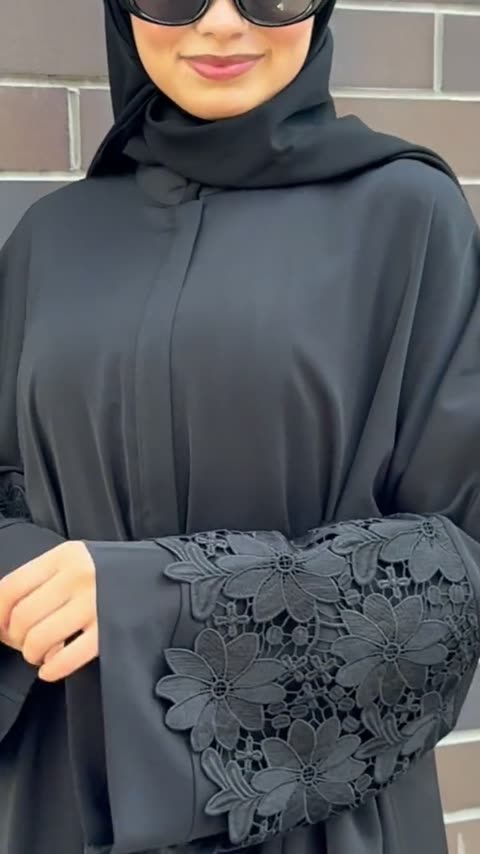 Papatya Ferace — Siyah Dantel